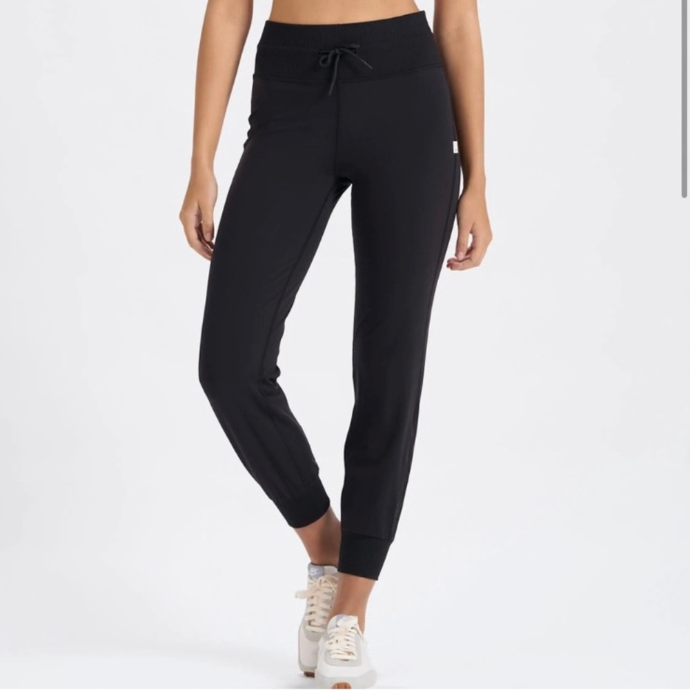 Vuori Daily Jogger, Black *like new*